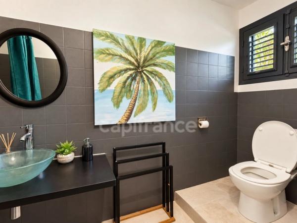 A vendre - Fort de France Quartier Didier -  Villa T6 avec jardin, terrasse, carbet et piscine