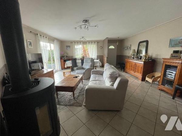 Maison à Vendre à Paimpol (22500) en Côtes-d'Armor (22)

Nous vous proposons cette maison ent...