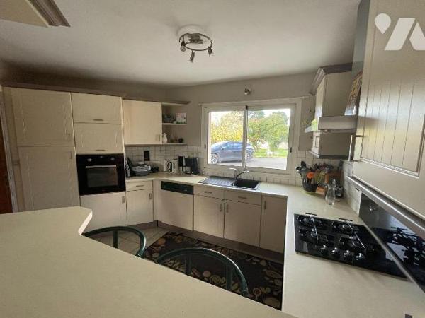 Maison à Vendre à Paimpol (22500) en Côtes-d'Armor (22)

Nous vous proposons cette maison ent...