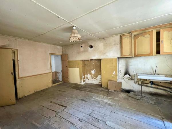 Ensemble immobilier de deux maisons et une maisonette