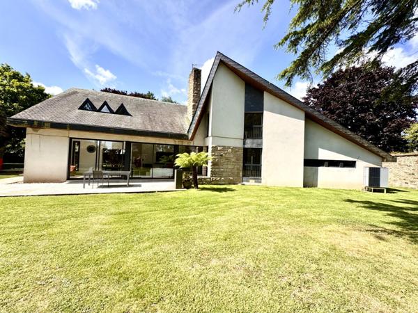 Dpt Finistère (29), à vendre Brest Sectueur St Renan Maison T8 de 311 m² - Terrain de 2485 m²