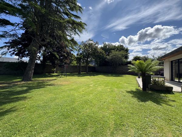 Dpt Finistère (29), à vendre Brest Sectueur St Renan Maison T8 de 311 m² - Terrain de 2485 m²