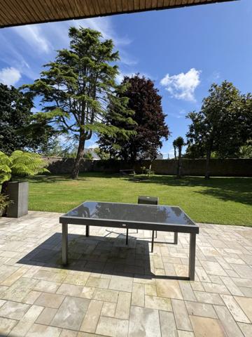 Dpt Finistère (29), à vendre Brest Sectueur St Renan Maison T8 de 311 m² - Terrain de 2485 m²