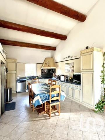 Maison 5 pièces de 144 m² à Bouc-Bel-Air (13320)