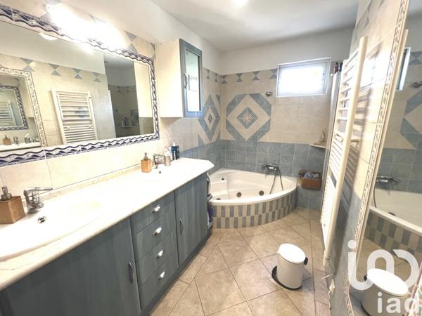 Maison 5 pièces de 144 m² à Bouc-Bel-Air (13320)