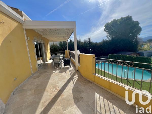 Maison 5 pièces de 144 m² à Bouc-Bel-Air (13320)