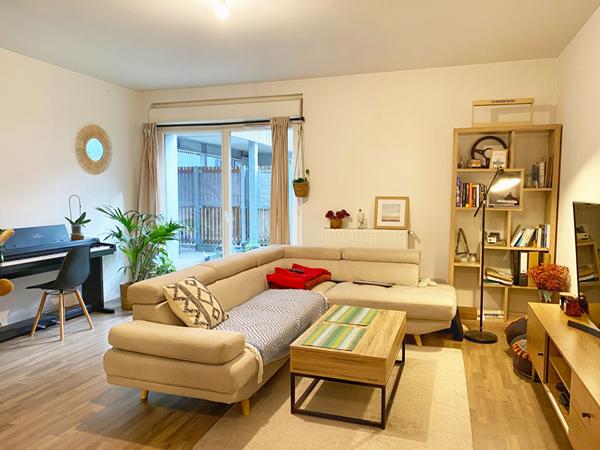 Bordeaux Chartrons - T4 avec grande terrasse et place de parking couverte.