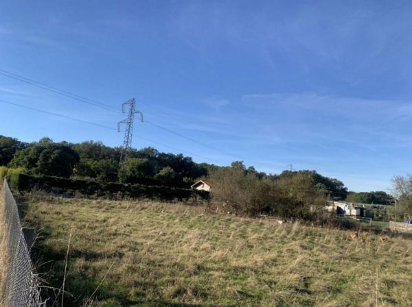 Eaune, terrain plat de 3019m² proche commodités - REF. VT062