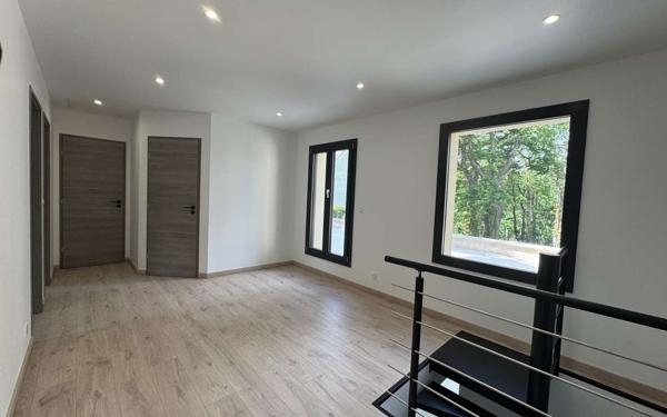 Maison à vendre    5 pièces • 180 m2 Saint-Fargeau-Ponthierry