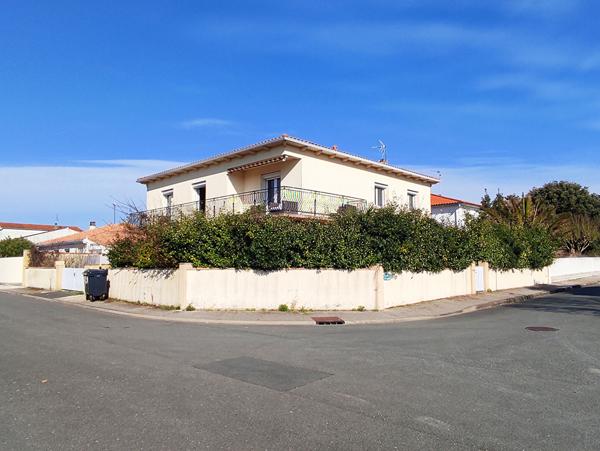 A VENDRE - AYTRE - Maison 10 pièces 260 m2 - Jardin - Garage