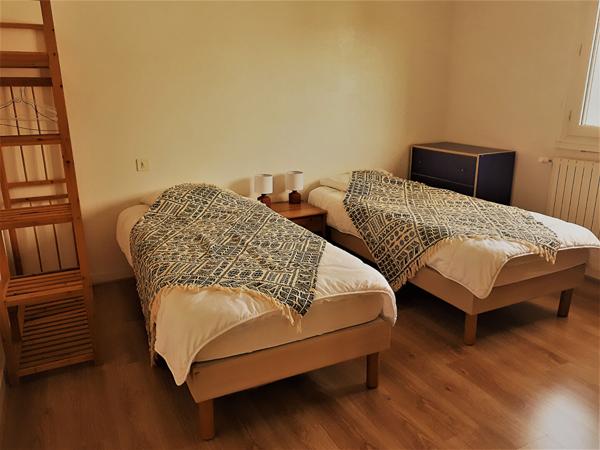 A VENDRE - AYTRE - Maison 10 pièces 260 m2 - Jardin - Garage