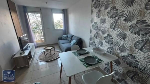 Appartement à louer 2 pièces 34.79m² Saint-Denis (97490)