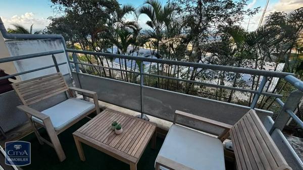 Appartement à louer 2 pièces 34.79m² Saint-Denis (97490)
