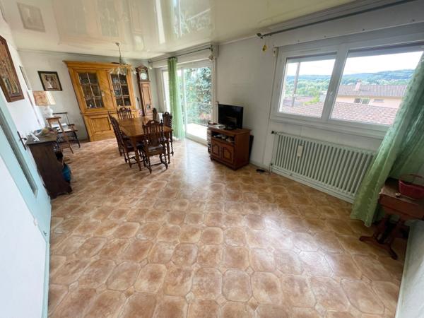 Maison F5 sur sous sol avec garages, terrasse et terrain