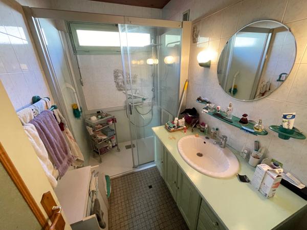 Maison F5 sur sous sol avec garages, terrasse et terrain