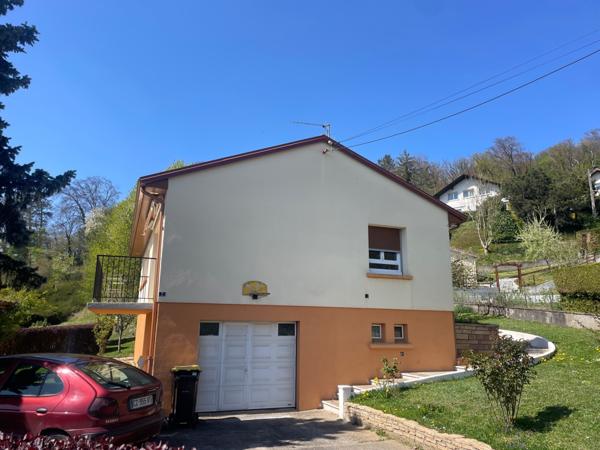 Maison F5 sur sous sol avec garages, terrasse et terrain