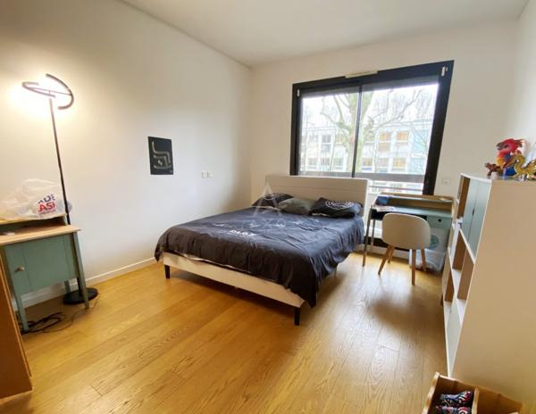 NEUILLY SUR SEINE/ DUPLEX AVEC TERRASSE, BALCON, 3 PARKING, CAVE, 4 CHAMBRES