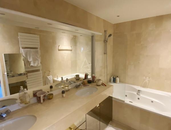 NEUILLY SUR SEINE/ DUPLEX AVEC TERRASSE, BALCON, 3 PARKING, CAVE, 4 CHAMBRES