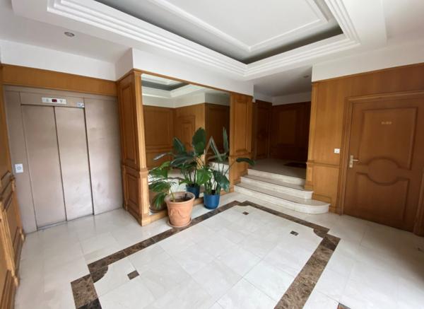 NEUILLY SUR SEINE/ DUPLEX AVEC TERRASSE, BALCON, 3 PARKING, CAVE, 4 CHAMBRES