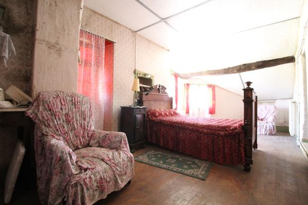 Mounes-Prohencoux (12370) Grande propriété de 235 m² à rénover – Terrain de plus de 1 500 m², avec dépendances