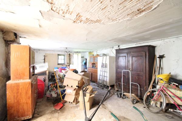 Mounes-Prohencoux (12370) Grande propriété de 235 m² à rénover – Terrain de plus de 1 500 m², avec dépendances