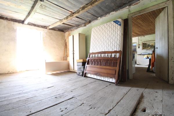 Mounes-Prohencoux (12370) Grande propriété de 235 m² à rénover – Terrain de plus de 1 500 m², avec dépendances