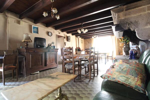 Mounes-Prohencoux (12370) Grande propriété de 235 m² à rénover – Terrain de plus de 1 500 m², avec dépendances