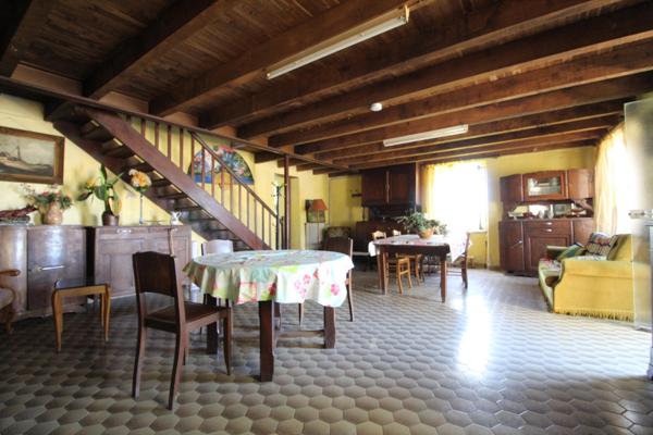 Mounes-Prohencoux (12370) Grande propriété de 235 m² à rénover – Terrain de plus de 1 500 m², avec dépendances