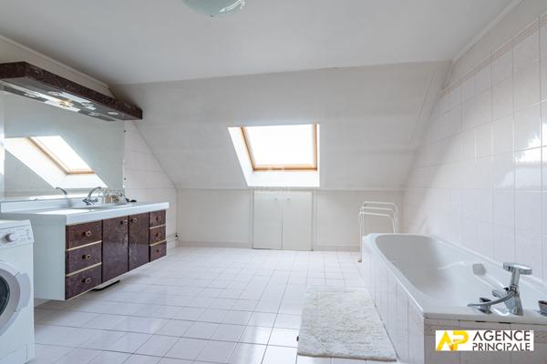 Maison Le Mesnil Le Roi 160 m2 €1 150 000 ** - Référence 4682