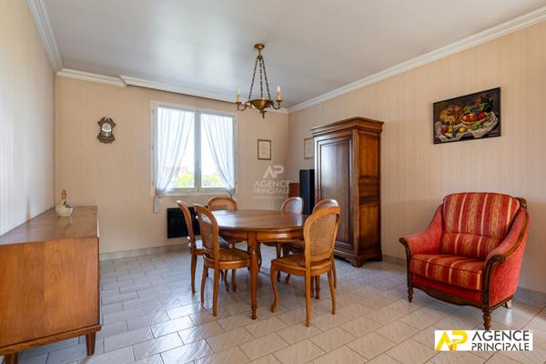 Maison Le Mesnil Le Roi 160 m2 €1 150 000 ** - Référence 4682