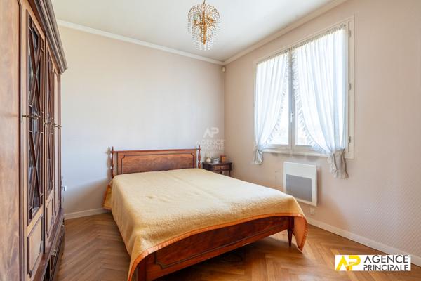 Maison Le Mesnil Le Roi 160 m2 €1 150 000 ** - Référence 4682