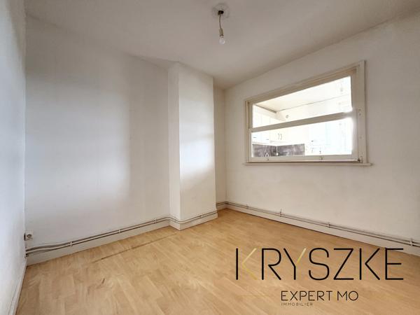 CARVIN – Maison divisée en 2 appartements – 94 m² – Garage et jardin