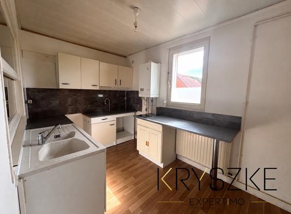 CARVIN – Maison divisée en 2 appartements – 94 m² – Garage et jardin