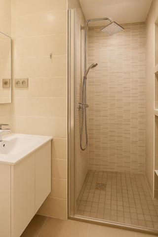 Rare Boulogne-Billancourt | 2 pièces 40 m² | Traversant Est-Ouest | Dernier étage | Cave | DPE D