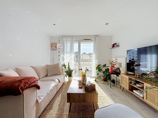 T2 43 m² avec balcon et parking – Quais Métayer