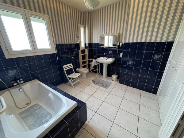 Maison 8 pièce(s) 6 chambre(s) 145 m²