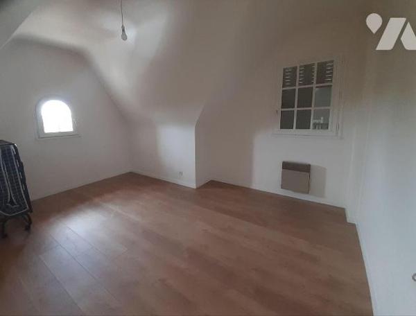 Maison T5, cadre paisible, sur 8260m² de terrain