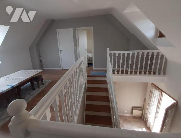 Maison T5, cadre paisible, sur 8260m² de terrain