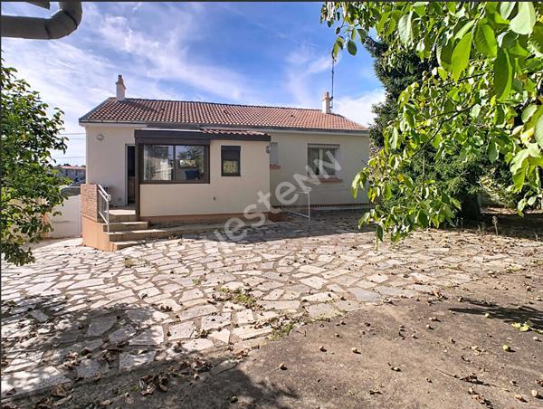 Situation idéal pour cette maison à GESTE