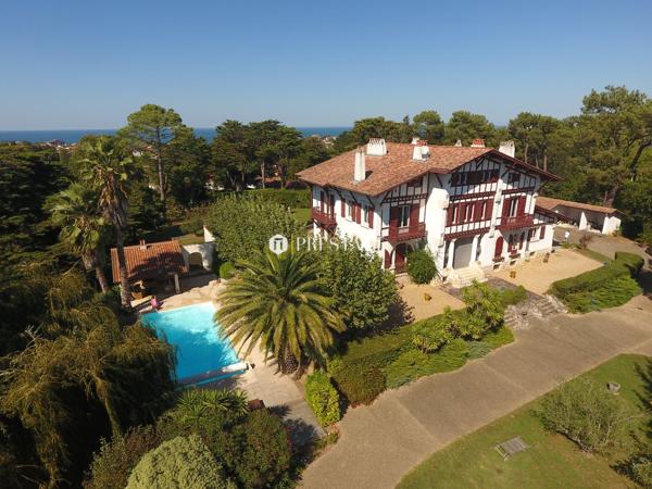 Villa Etchechoumia – BIDART GUETHARY – PROPRIETE AVEC PISCINE ET VUE MER – 15 PERSONNES, GUETHARY