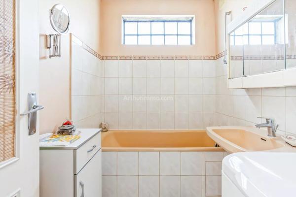 Vente                                                      Appartement
                        
                     2 pièces                      50 m2                     à Thorigny-sur-Marne