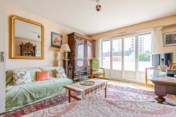 Vente                                                      Appartement
                        
                     2 pièces                      50 m2                     à Thorigny-sur-Marne
