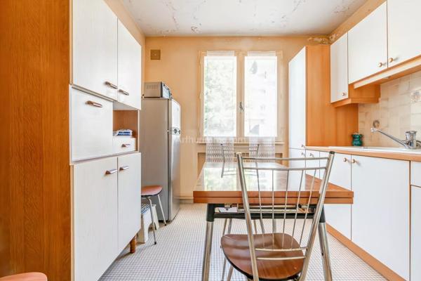 Vente                                                      Appartement
                        
                     2 pièces                      50 m2                     à Thorigny-sur-Marne