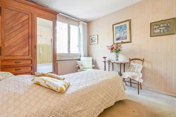 Vente                                                      Appartement
                        
                     2 pièces                      50 m2                     à Thorigny-sur-Marne