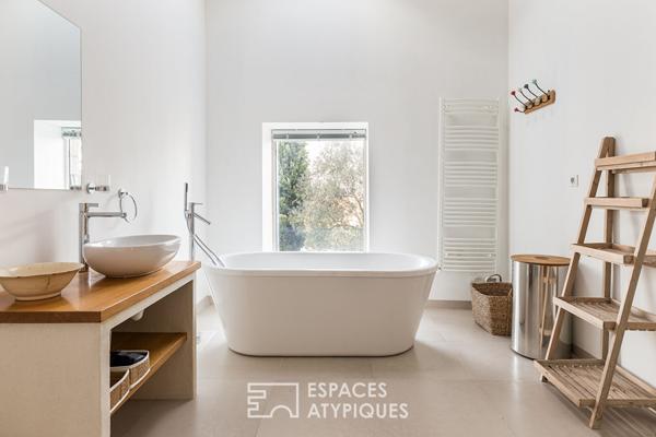 Maison de caractère avec piscine et vue dégagée