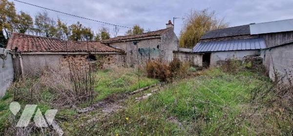 Maison à Vendre à Saint-Varent (79330) en Deux-Sèvres (79)

Dans la localité de Saint-Varent,...