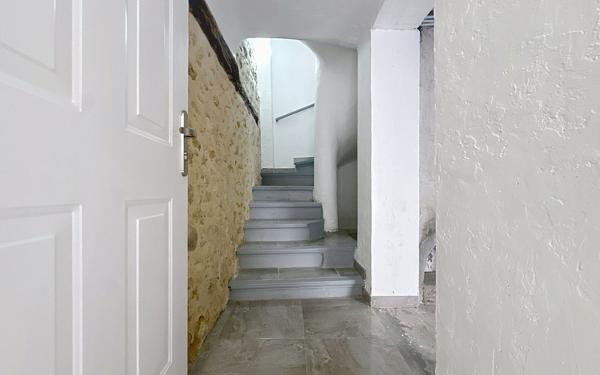 Appartement à vendre    2 pièces • 44 m2 Vence