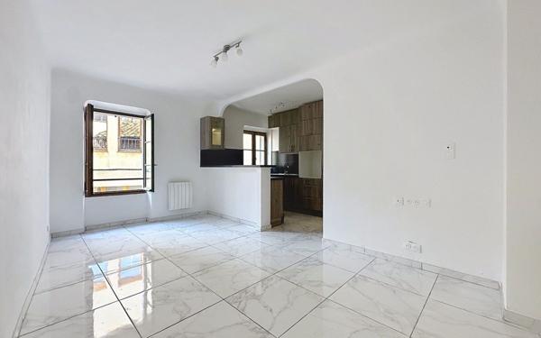 Appartement à vendre    2 pièces • 44 m2 Vence