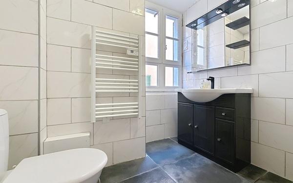 Appartement à vendre    2 pièces • 44 m2 Vence