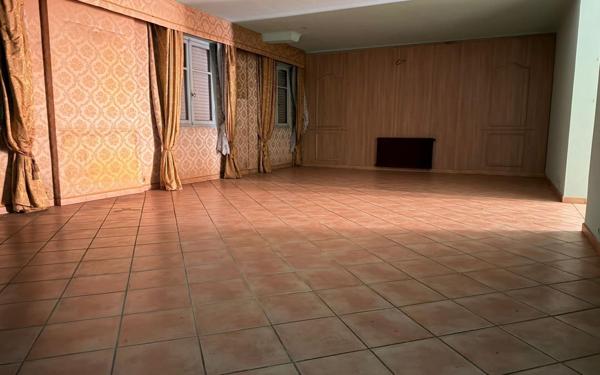 Appartement à vendre    4 pièces • 183,28 m2 Nice